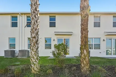 587 Salisbury Circle Fort Pierce FL 34982