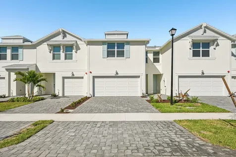 587 Salisbury Circle Fort Pierce FL 34982
