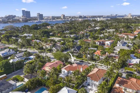 350 Seabreeze Avenue Palm Beach FL 33480