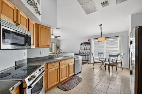 2725 Pointe Circle Greenacres FL 33413
