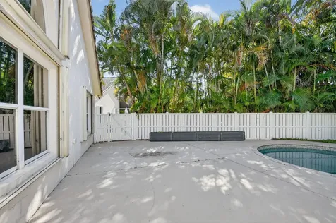2725 Pointe Circle Greenacres FL 33413