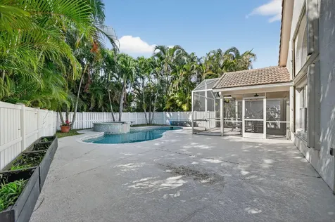 2725 Pointe Circle Greenacres FL 33413