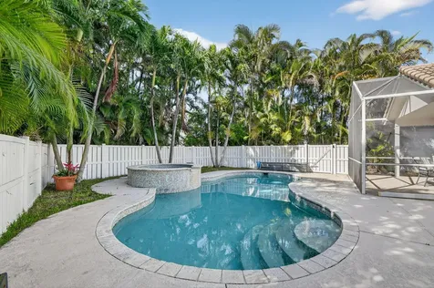 2725 Pointe Circle Greenacres FL 33413