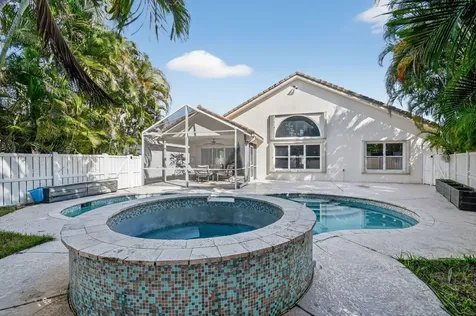 2725 Pointe Circle Greenacres FL 33413