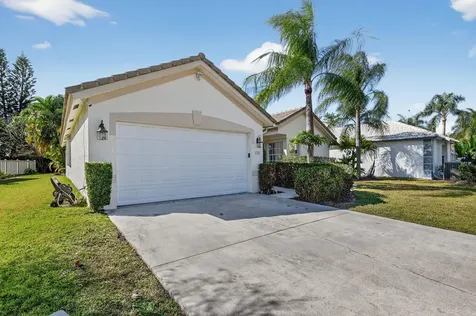 2725 Pointe Circle Greenacres FL 33413