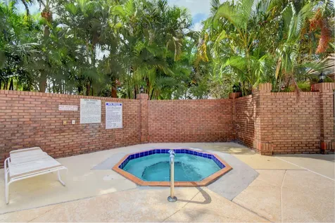 2725 Pointe Circle Greenacres FL 33413