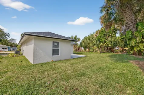 706 Dundas Court Fort Pierce FL 34950