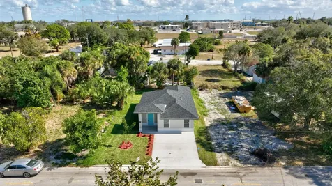706 Dundas Court Fort Pierce FL 34950
