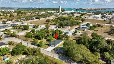706 Dundas Court Fort Pierce FL 34950