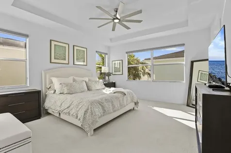 7037 Edison Place Palm Beach Gardens FL 33418
