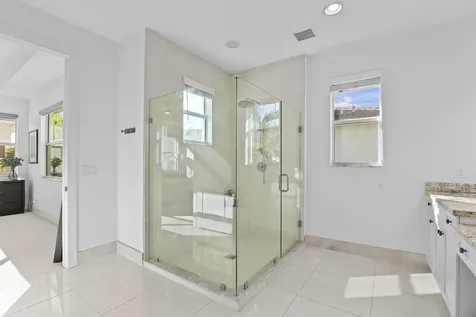7037 Edison Place Palm Beach Gardens FL 33418