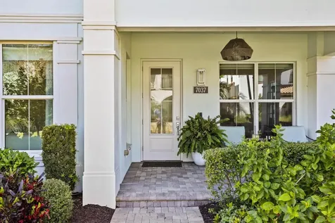 7037 Edison Place Palm Beach Gardens FL 33418
