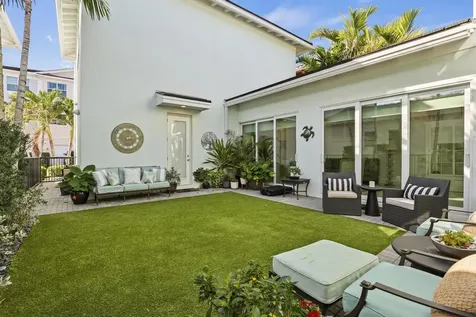 7037 Edison Place Palm Beach Gardens FL 33418