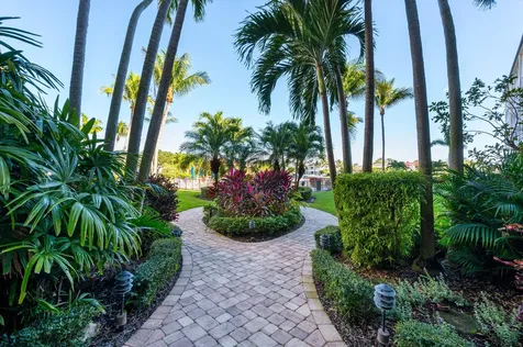 390 N Federal Highway Deerfield Beach FL 33441