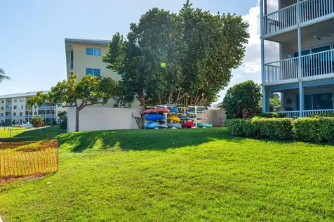 390 N Federal Highway Deerfield Beach FL 33441