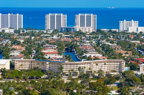 390 N Federal Highway Deerfield Beach FL 33441