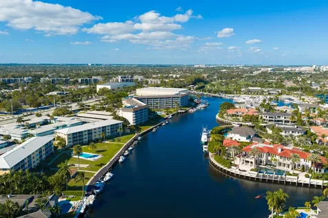 390 N Federal Highway Deerfield Beach FL 33441
