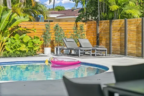 2451 Ne 199th Street Miami FL 33180