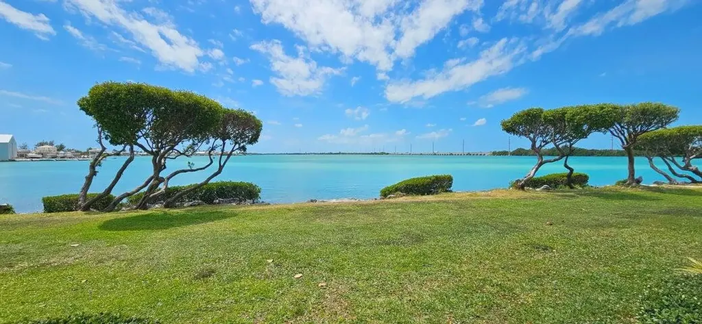 5022 Sunset Village Drive Duck Key FL 33050