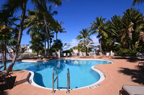 5022 Sunset Village Drive Duck Key FL 33050