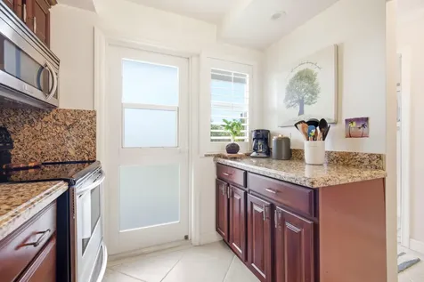 3221 Ne 8th Street Pompano Beach FL 33062