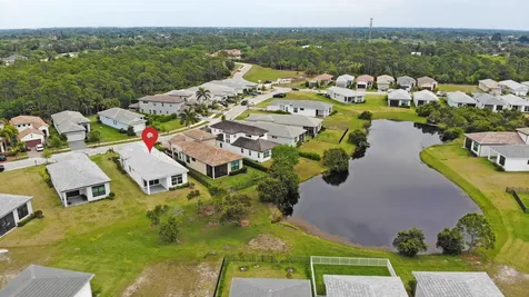 129 Se Strada Cervaro Port Saint Lucie FL 34952