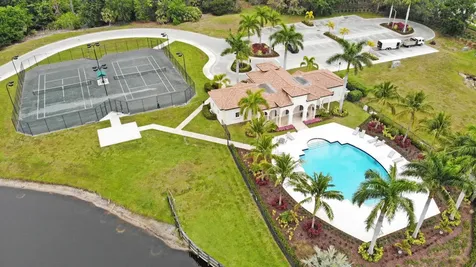 129 Se Strada Cervaro Port Saint Lucie FL 34952