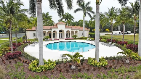 129 Se Strada Cervaro Port Saint Lucie FL 34952