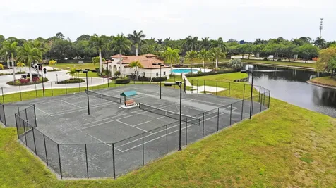 129 Se Strada Cervaro Port Saint Lucie FL 34952