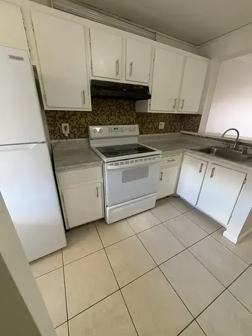 95 NE 41st Street Oakland Park FL 33334