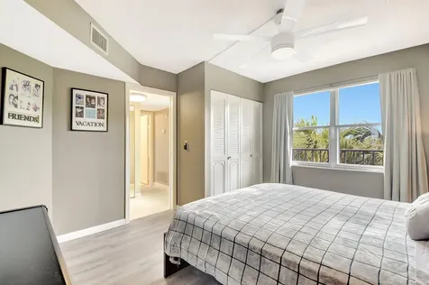 3951 Via Poinciana Lake Worth FL 33467