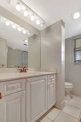 3951 Via Poinciana Lake Worth FL 33467