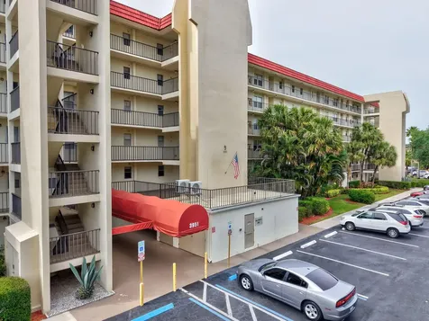 3951 Via Poinciana Lake Worth FL 33467