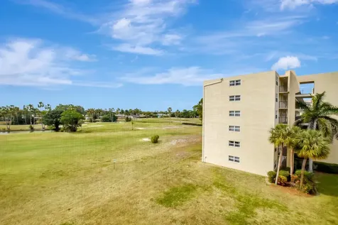3951 Via Poinciana Lake Worth FL 33467