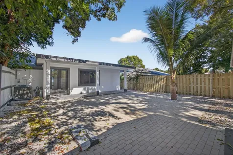 3900 Kenas Street West Palm Beach FL 33403