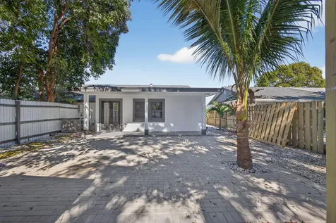3900 Kenas Street West Palm Beach FL 33403