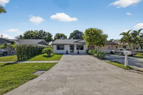 3900 Kenas Street West Palm Beach FL 33403