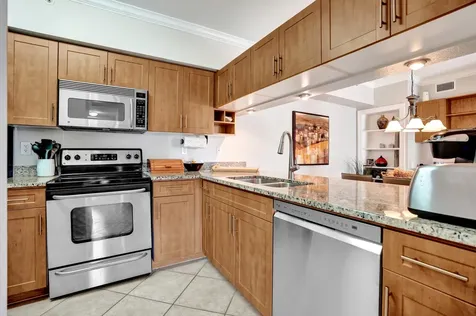 6426 Emerald Dunes 304 Drive West Palm Beach FL 33411