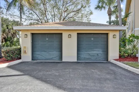 6426 Emerald Dunes 304 Drive West Palm Beach FL 33411