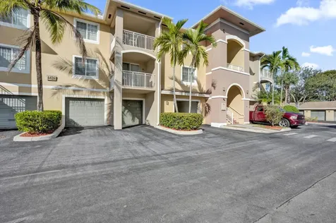 6426 Emerald Dunes 304 Drive West Palm Beach FL 33411