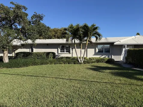 1113 Lake Terrace Boynton Beach FL 33426