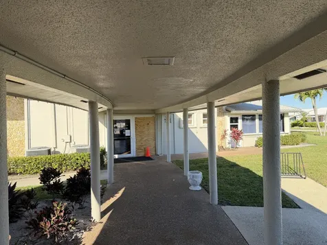 1113 Lake Terrace Boynton Beach FL 33426