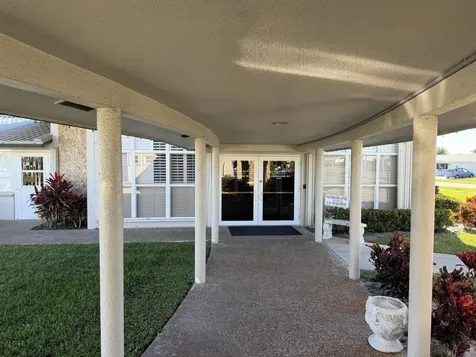 1113 Lake Terrace Boynton Beach FL 33426