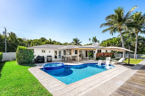 150 Periwinkle Drive Hypoluxo FL 33462