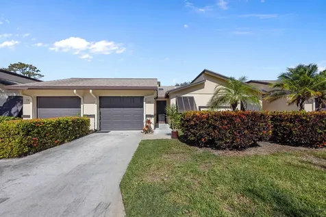 7 Ridge Pointe Drive Boynton Beach FL 33435