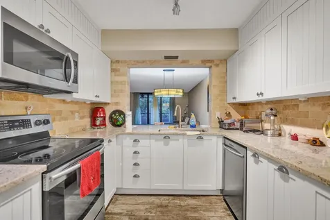 2070 Homewood Delray Beach FL 33445