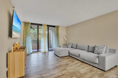 2070 Homewood Delray Beach FL 33445