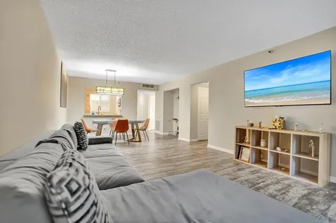 2070 Homewood Delray Beach FL 33445