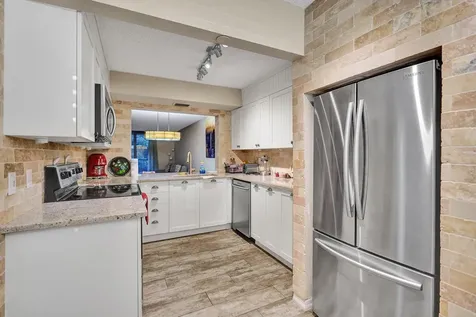 2070 Homewood Delray Beach FL 33445