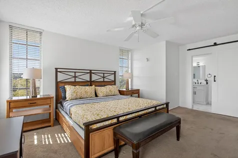 3960 Oaks Clubhouse Drive Pompano Beach FL 33069